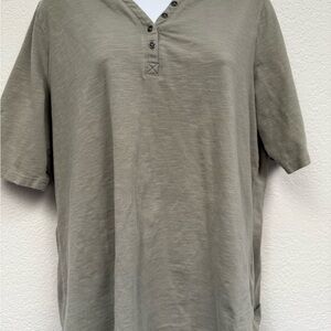 D&CO women’s Large Olive Green Henley Shirt